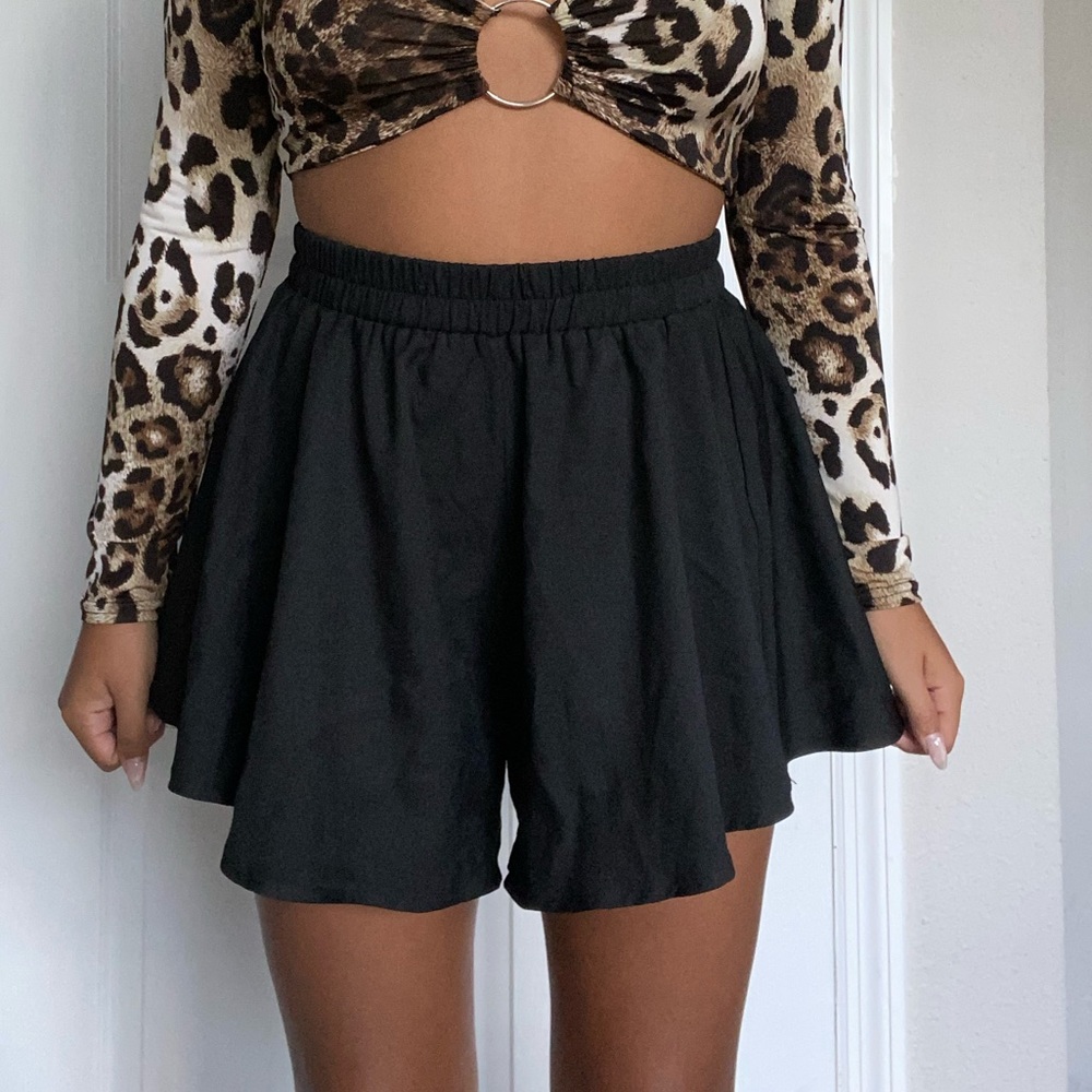 Black floaty shorts but look like a skirt!